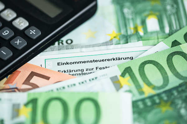 SPD-Haushaltspolitiker Carsten Schneider  stellt Steuerbonus für Handwerkerleistungen in Frage.